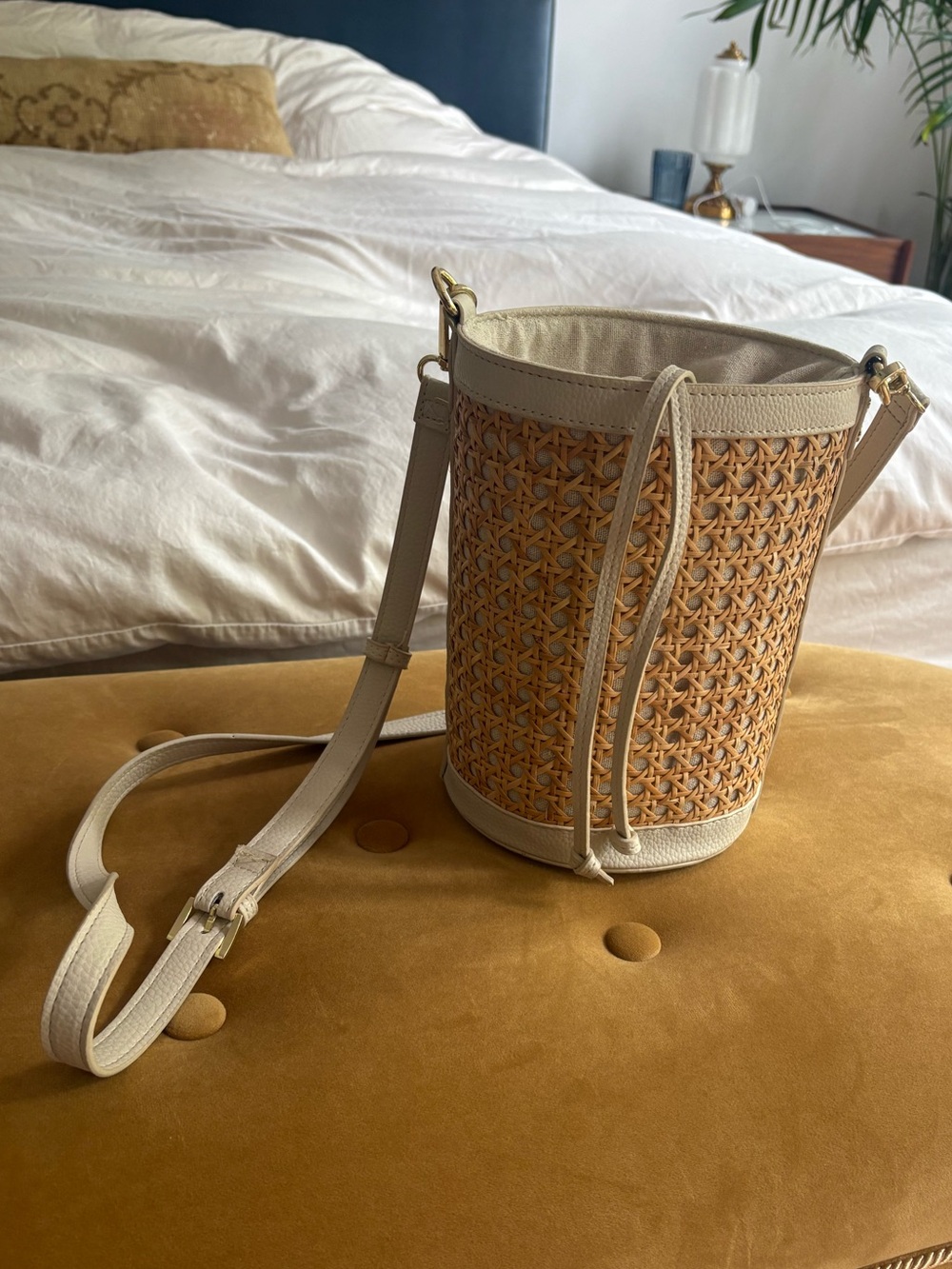 Vintage-style bucket bag